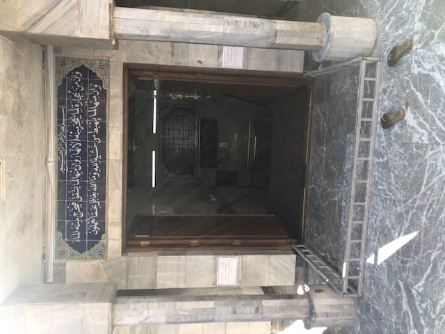 Masjid Buratha